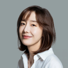 YOON JUNG HEE